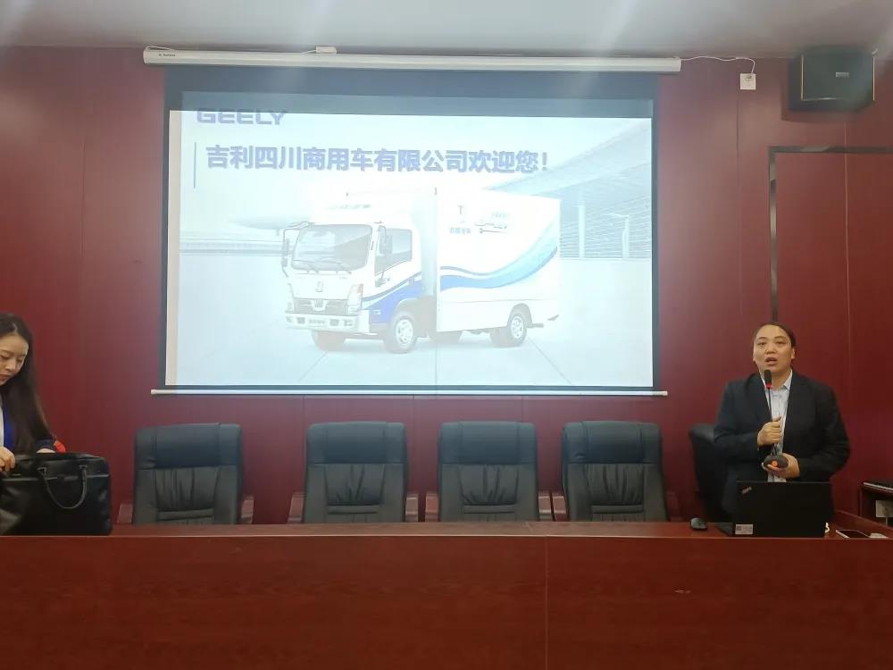 【就业新闻】||应届毕业生校园专场招聘会(图5) 【就业新闻】||应届毕业生校园专场招聘会(图5)